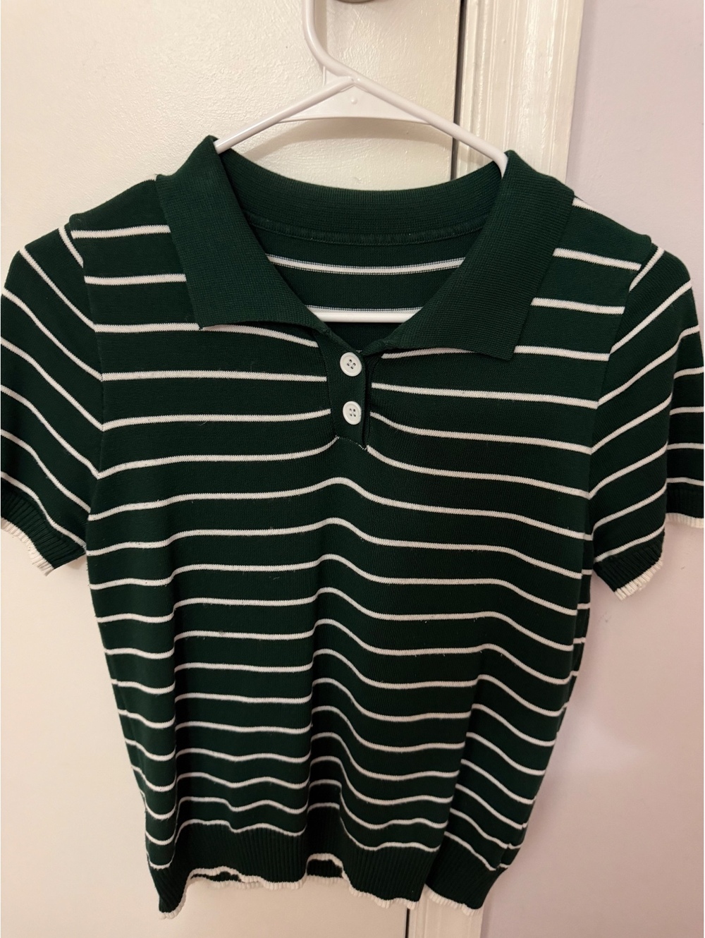 Set of 2 Women's Medium Knit Tops – Green Striped Polo & Black Striped Ruffle-S袖